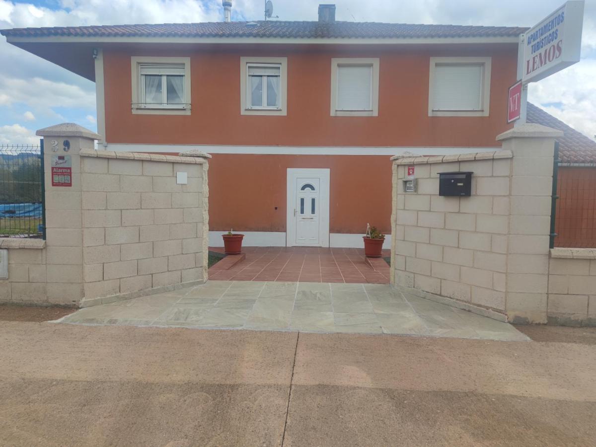 Apartamentos Turisticos Lemos O Pedrouzo Exteriör bild