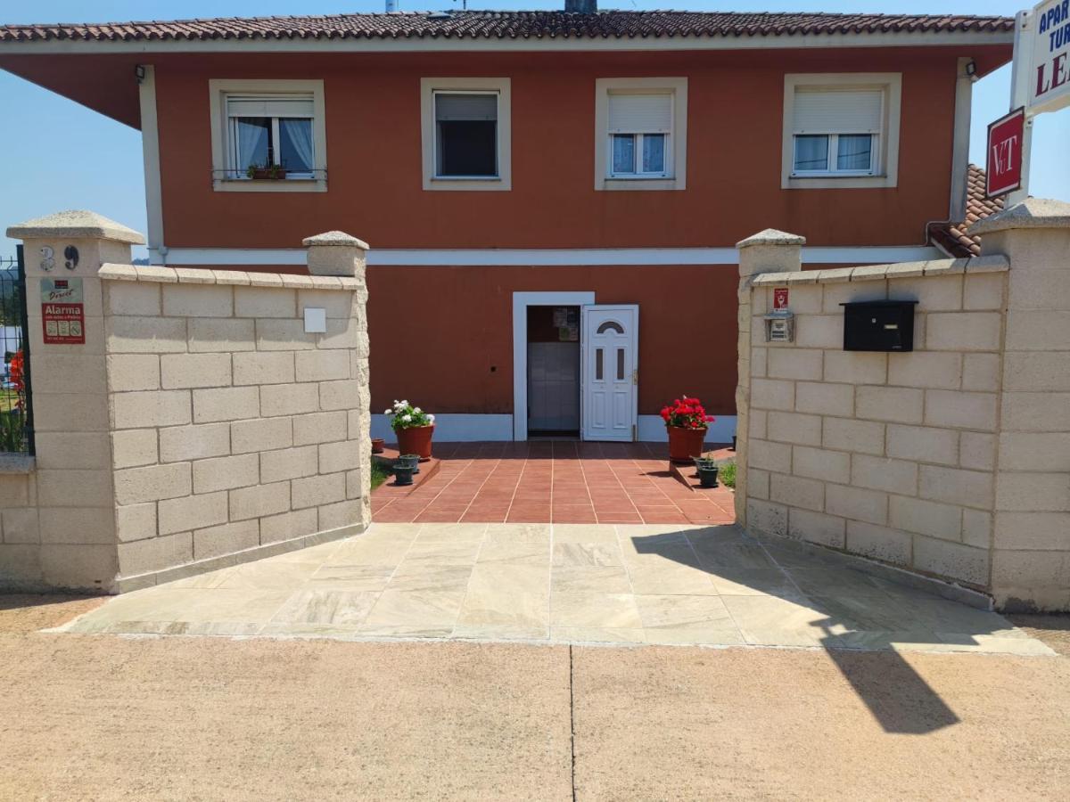 Apartamentos Turisticos Lemos O Pedrouzo Exteriör bild