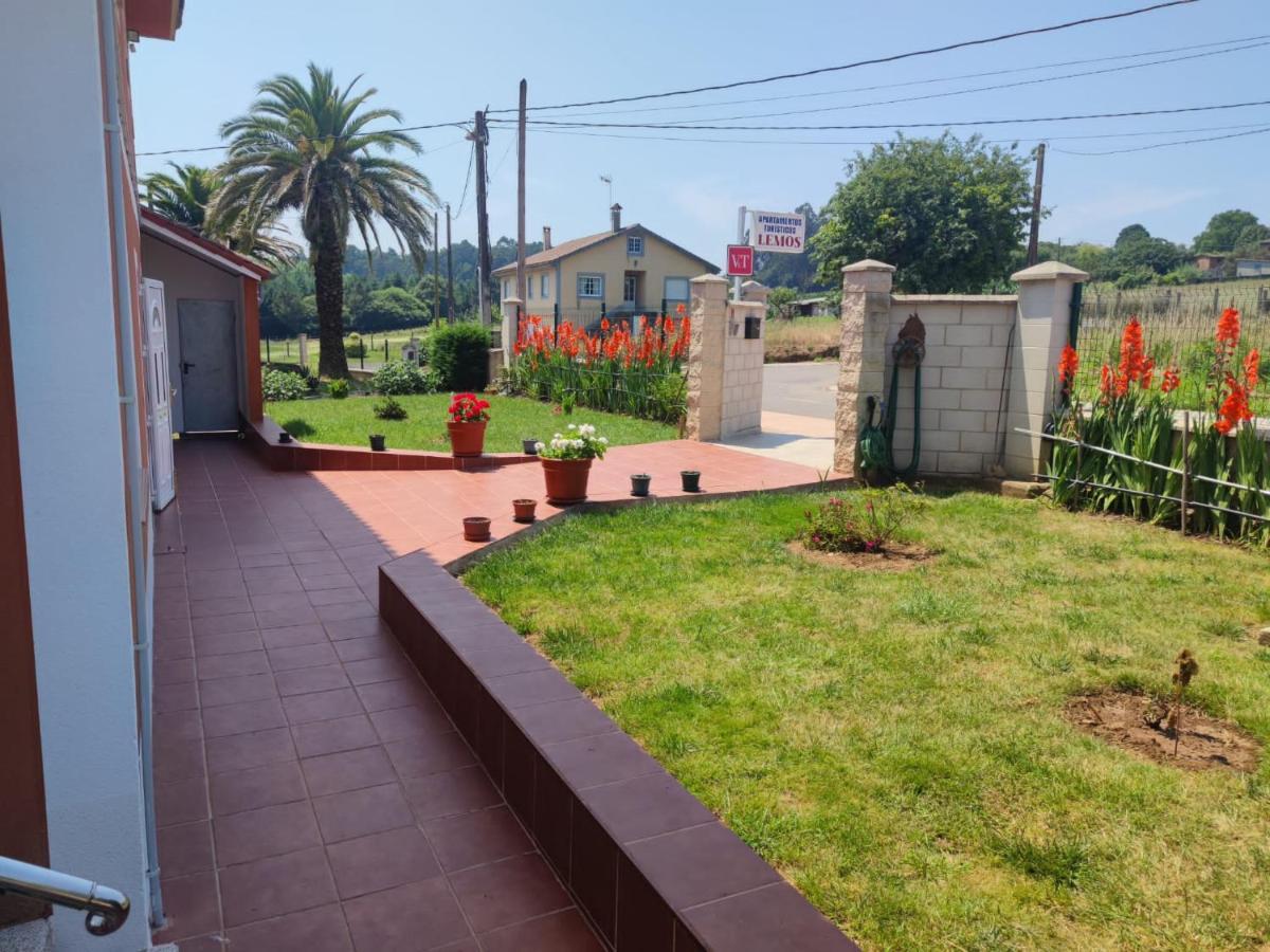 Apartamentos Turisticos Lemos O Pedrouzo Exteriör bild