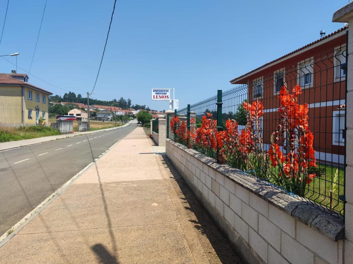 Apartamentos Turisticos Lemos O Pedrouzo Exteriör bild