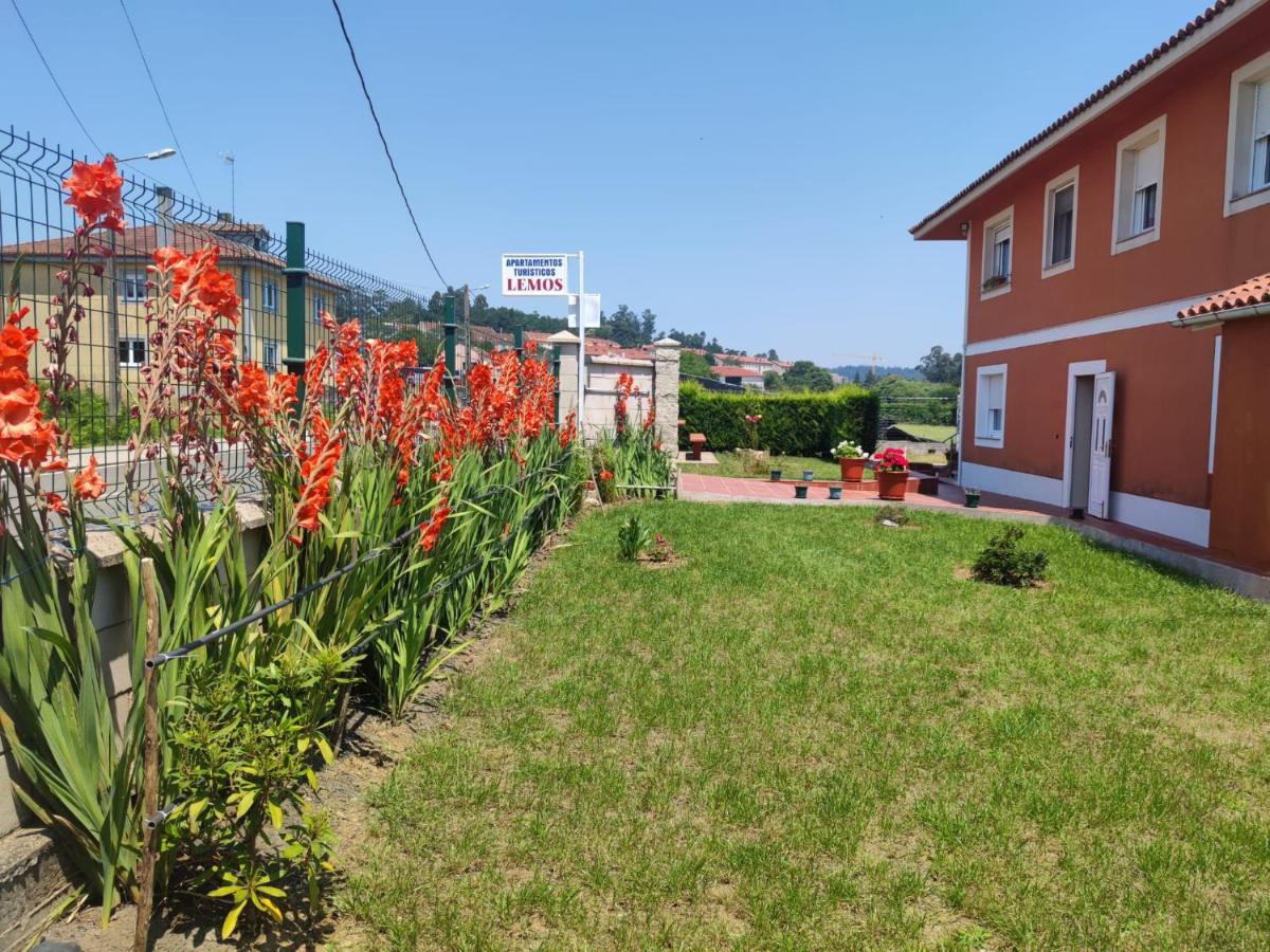 Apartamentos Turisticos Lemos O Pedrouzo Exteriör bild