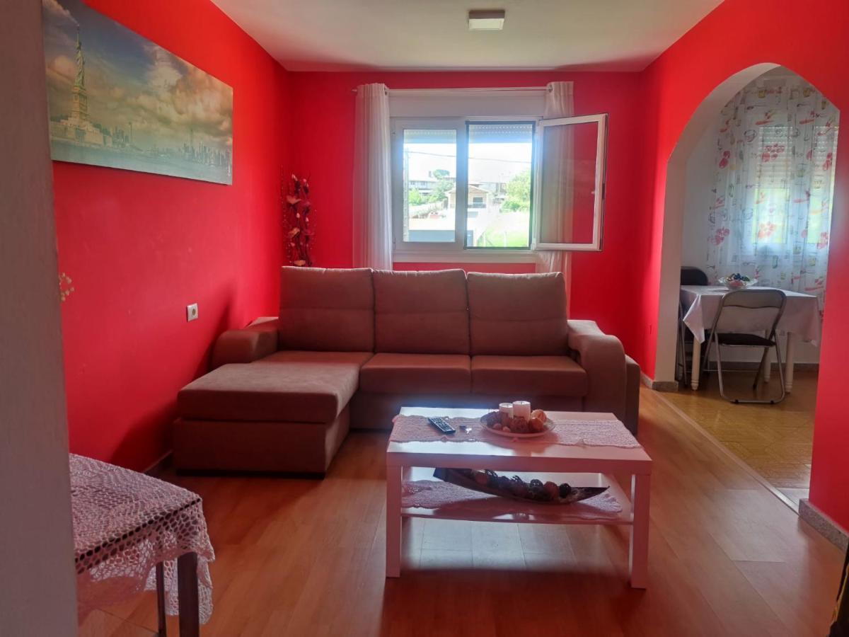 Apartamentos Turisticos Lemos O Pedrouzo Exteriör bild